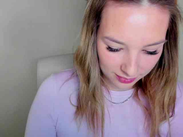AngelaLux webcam
