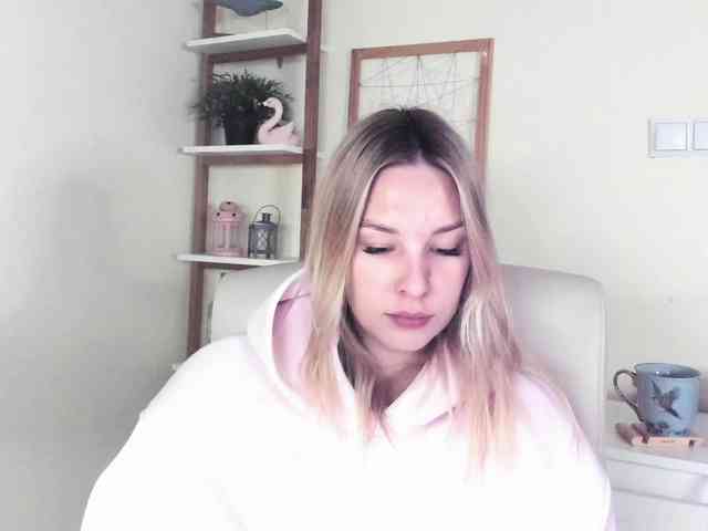 AngelaLux webcam