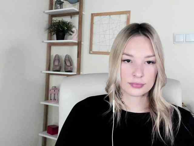 AngelaLux webcam