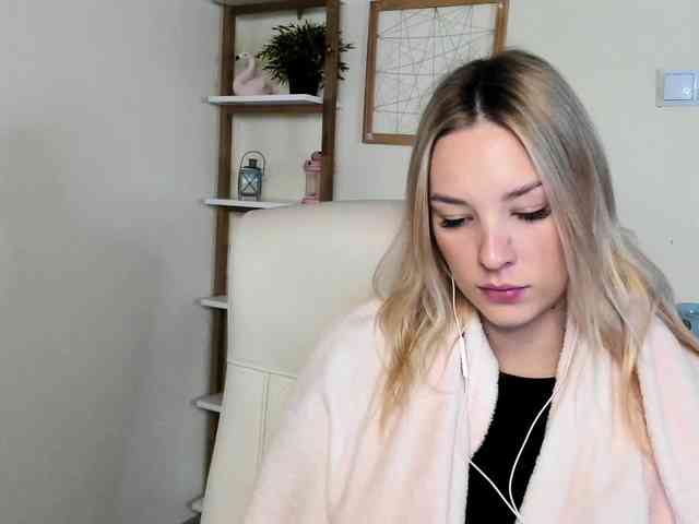 AngelaLux webcam