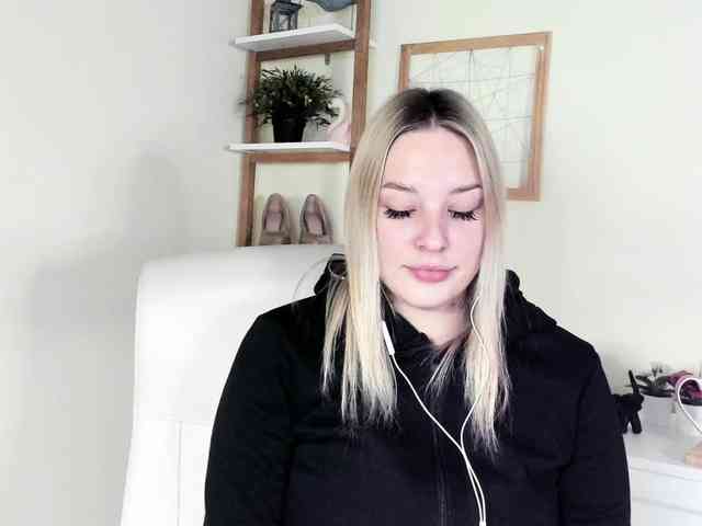 AngelaLux webcam