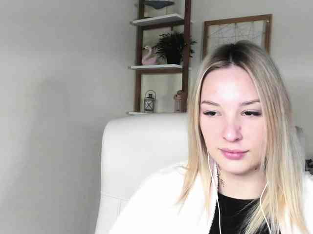 AngelaLux webcam