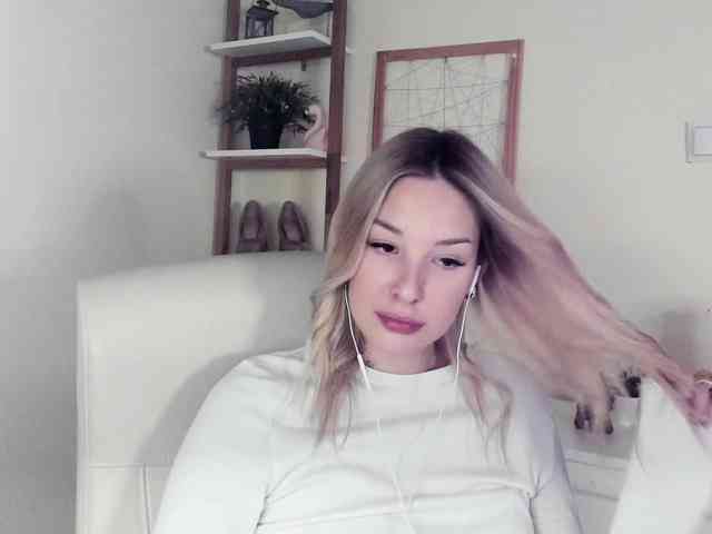 AngelaLux webcam