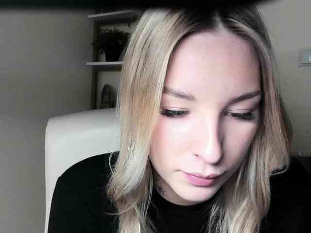 AngelaLux webcam