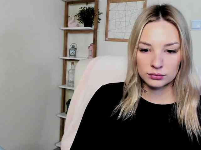 AngelaLux webcam