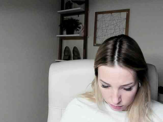 AngelaLux webcam