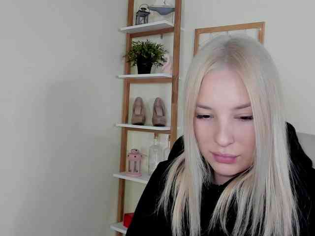 AngelaLux webcam