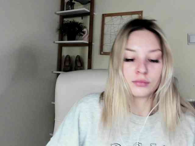 AngelaLux webcam