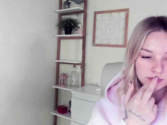 AngelaLux webcam