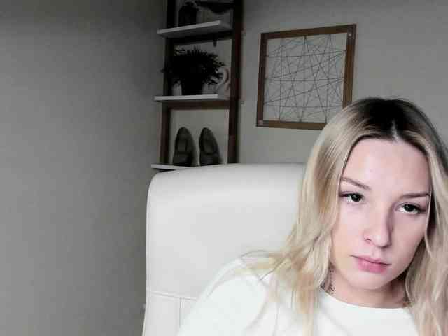 AngelaLux webcam