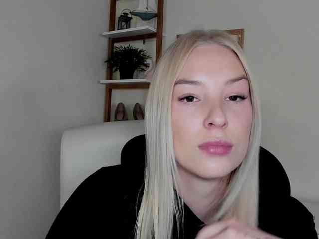 AngelaLux webcam
