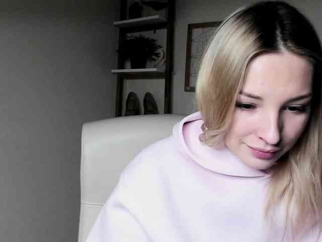 AngelaLux webcam