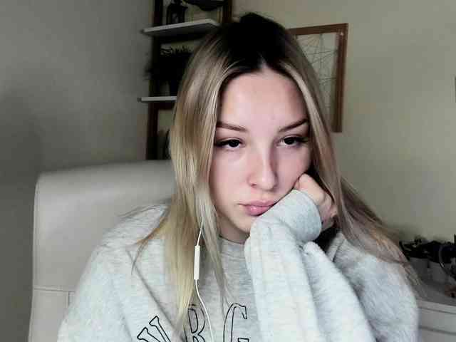 AngelaLux webcam