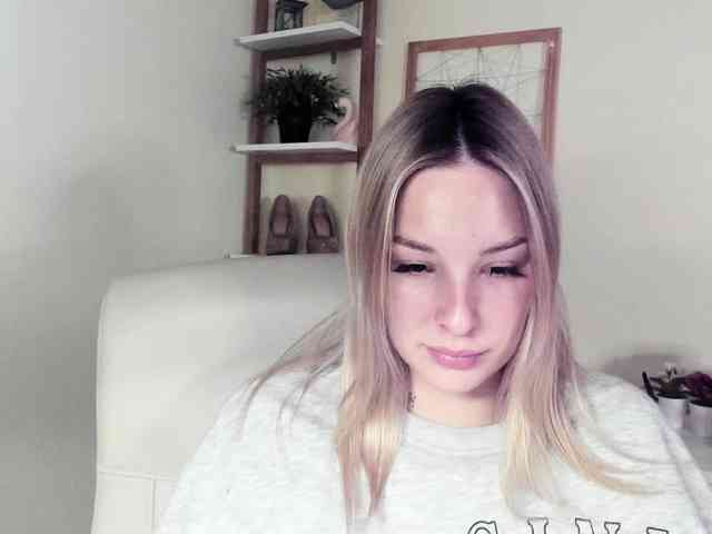 AngelaLux webcam