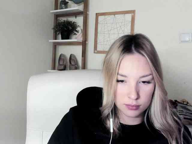 AngelaLux webcam