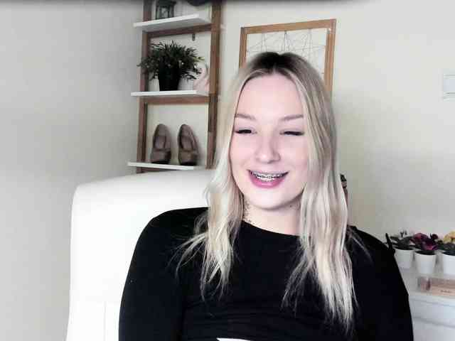 AngelaLux webcam