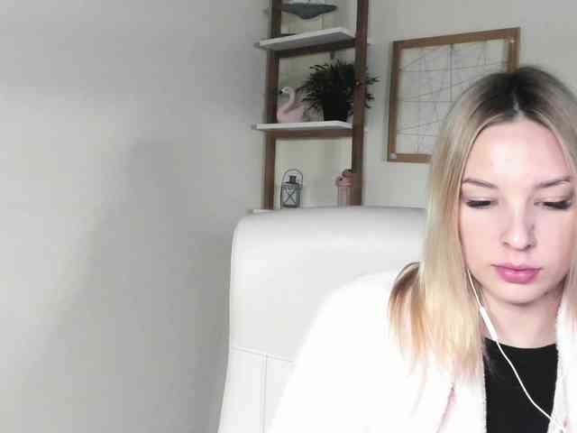 AngelaLux webcam