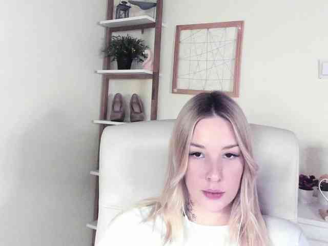 AngelaLux webcam