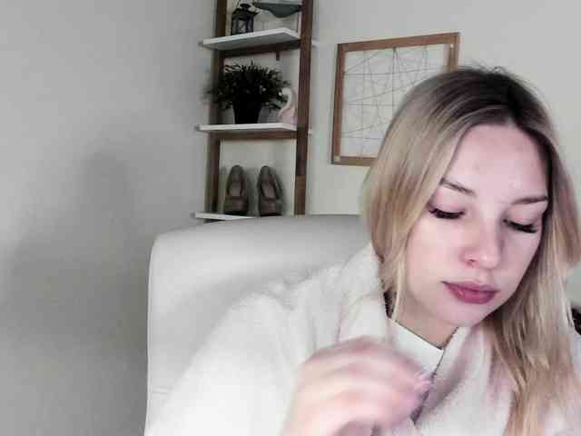 AngelaLux webcam