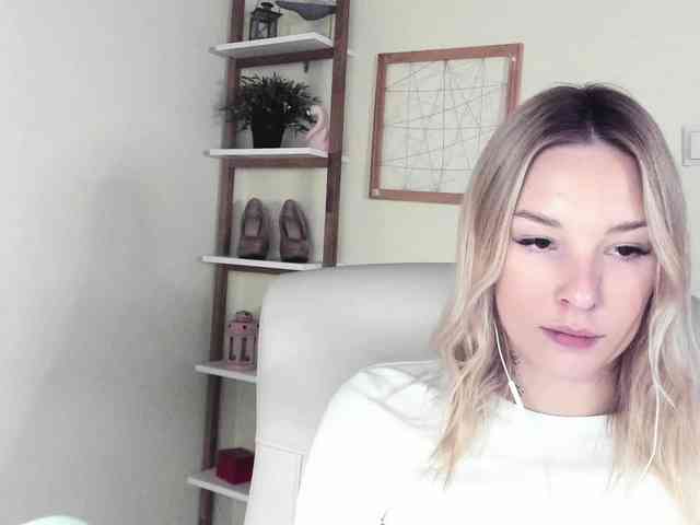 AngelaLux Live Webcam on BongaCams