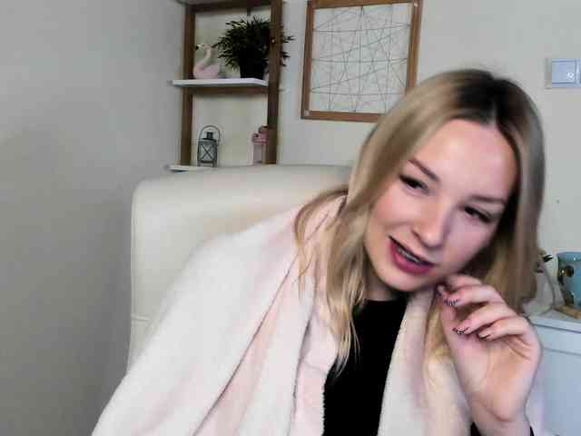 AngelaLux webcam