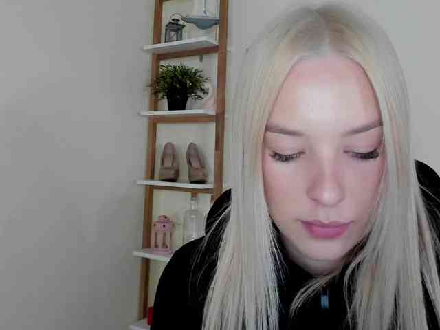 AngelaLux webcam