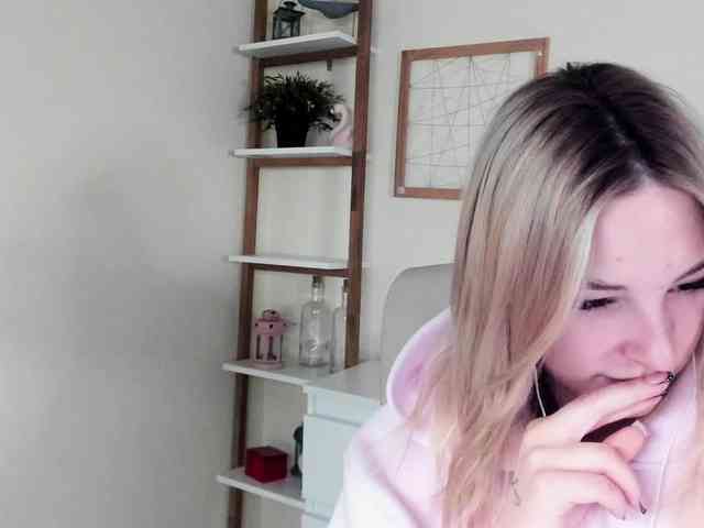 AngelaLux webcam