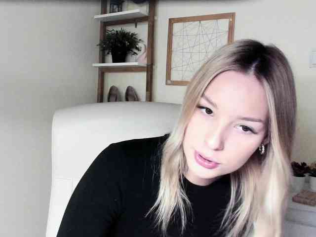 AngelaLux webcam