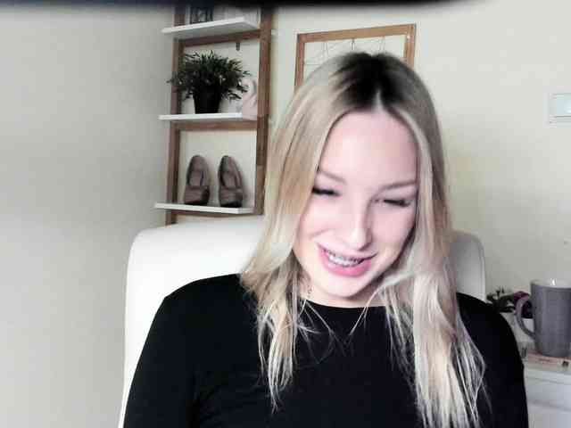 AngelaLux webcam