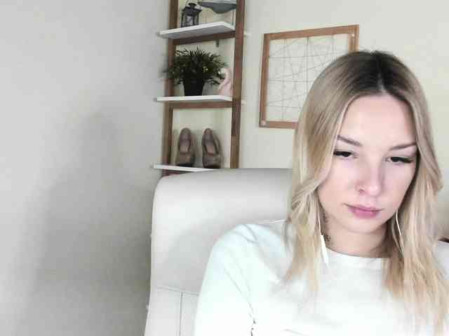 AngelaLux webcam