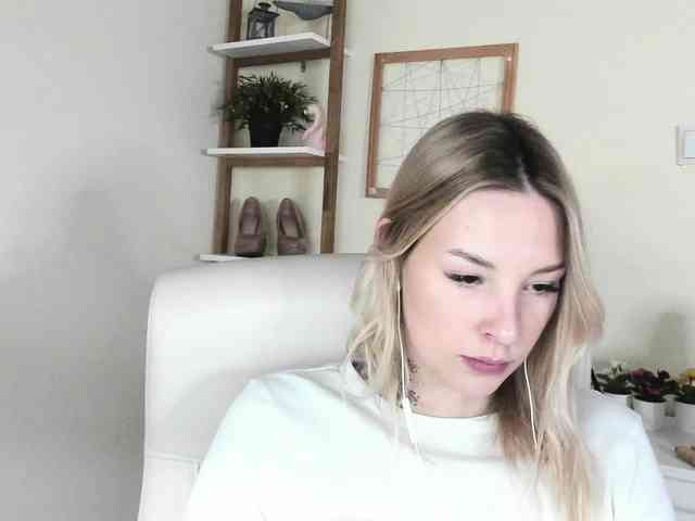 AngelaLux webcam