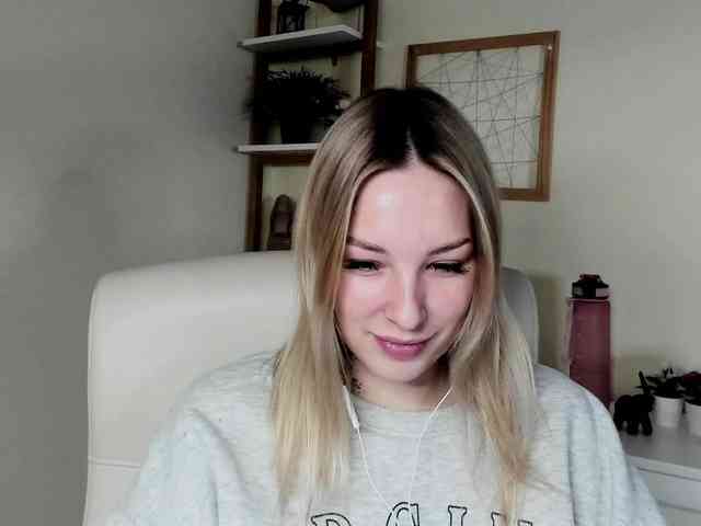 AngelaLux webcam