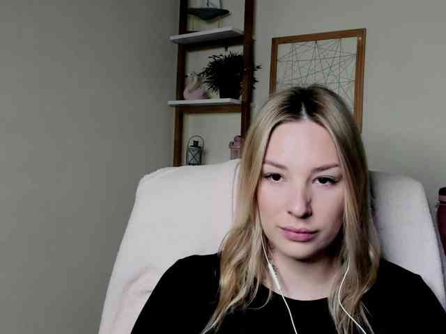 AngelaLux webcam