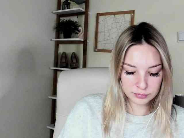 AngelaLux webcam
