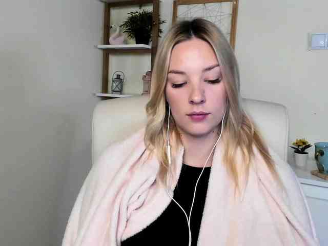 AngelaLux webcam