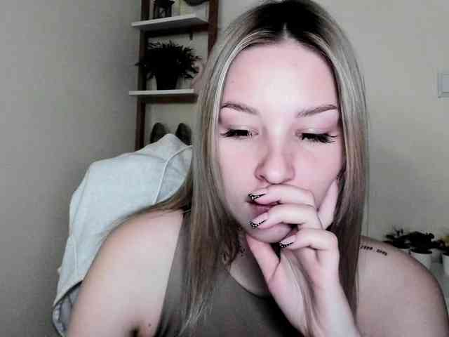 AngelaLux webcam