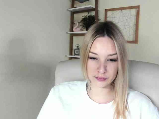 AngelaLux webcam