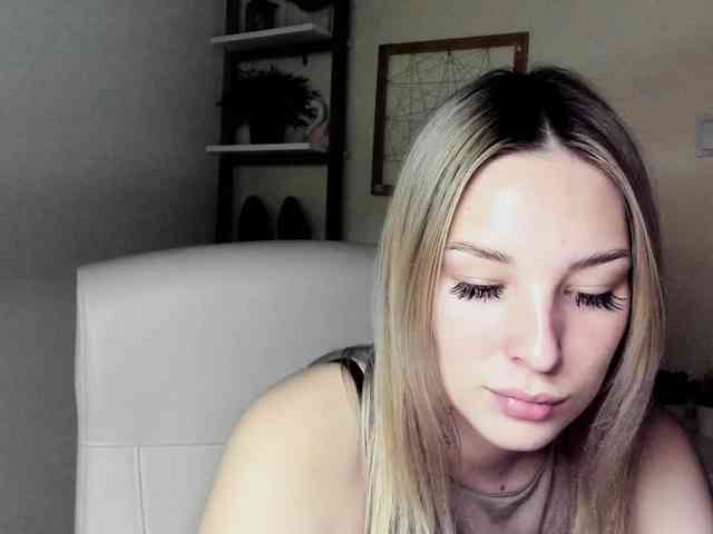 AngelaLux webcam
