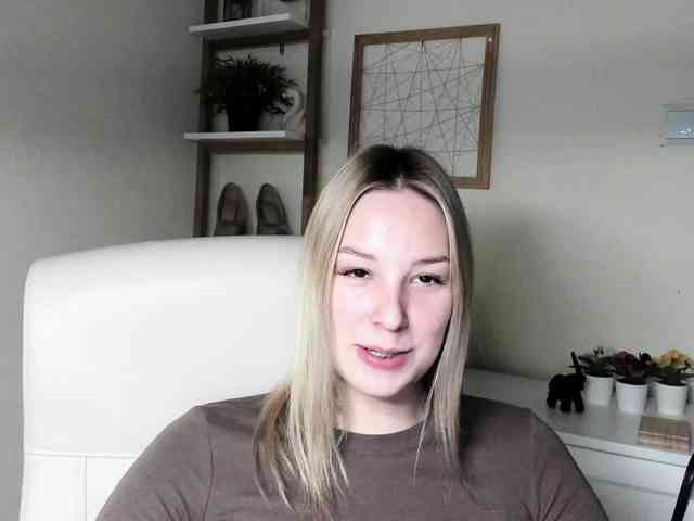 AngelaLux webcam