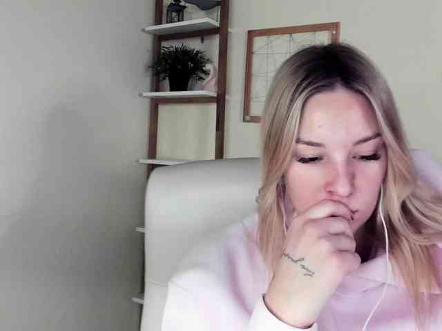 AngelaLux webcam