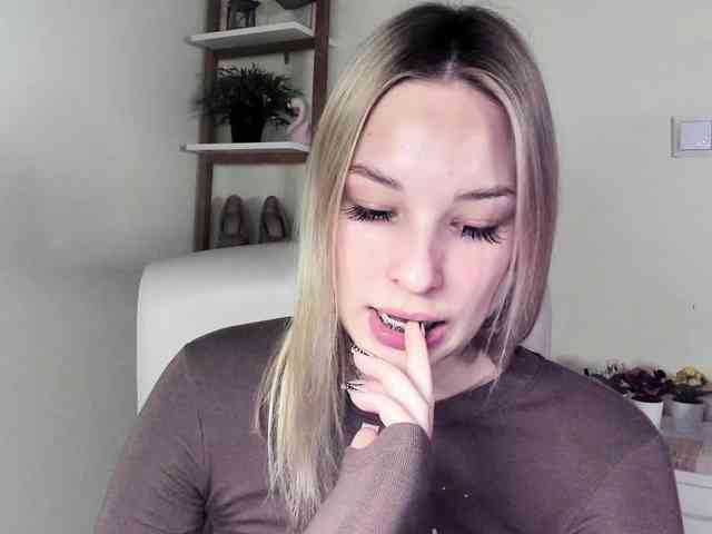 AngelaLux webcam