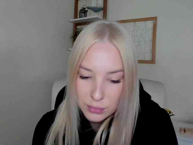 AngelaLux webcam