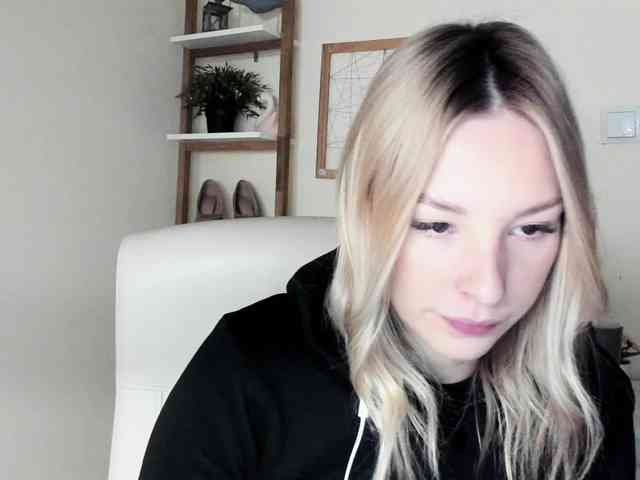 AngelaLux webcam