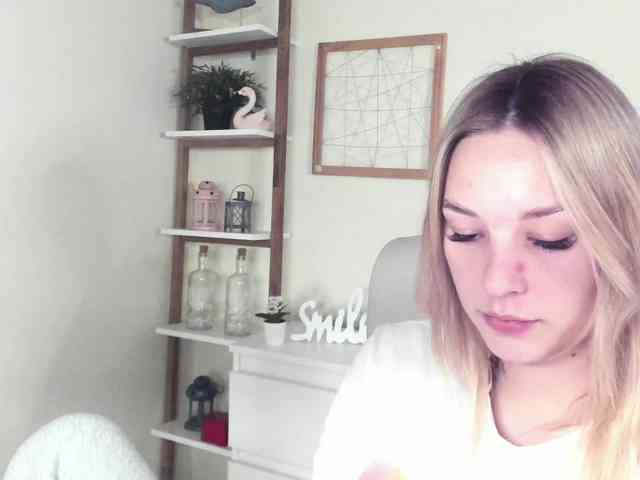 AngelaLux webcam