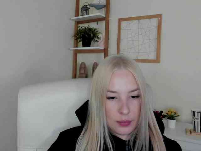 AngelaLux webcam