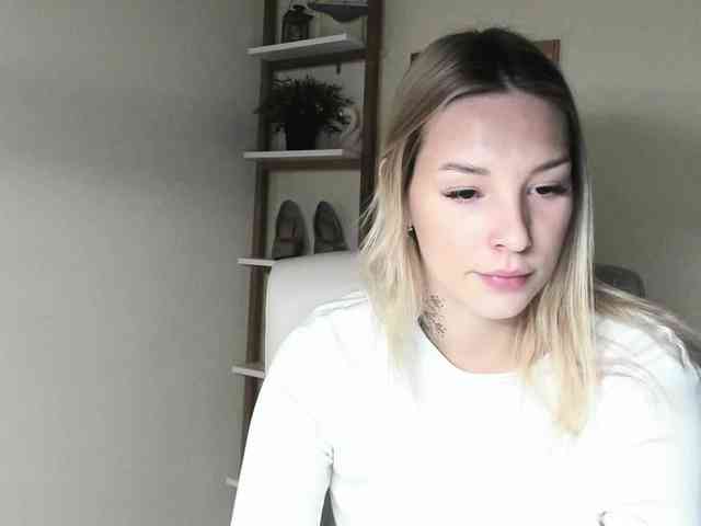 AngelaLux webcam