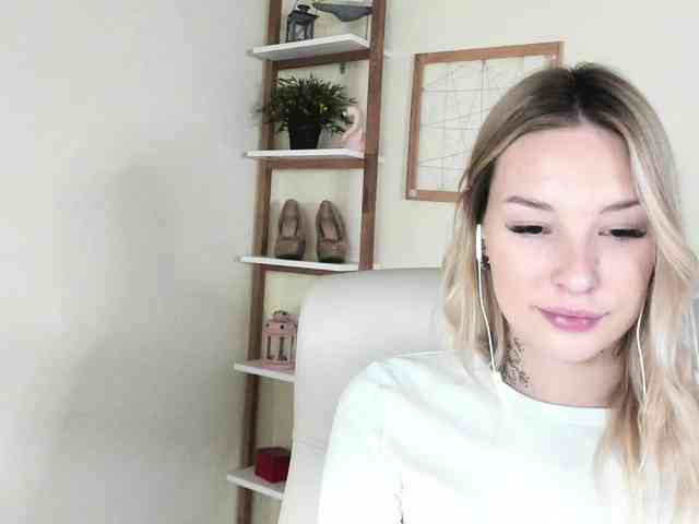 AngelaLux webcam