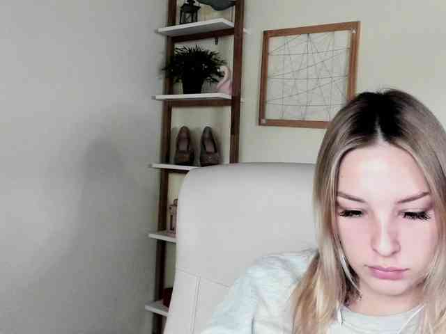 AngelaLux webcam