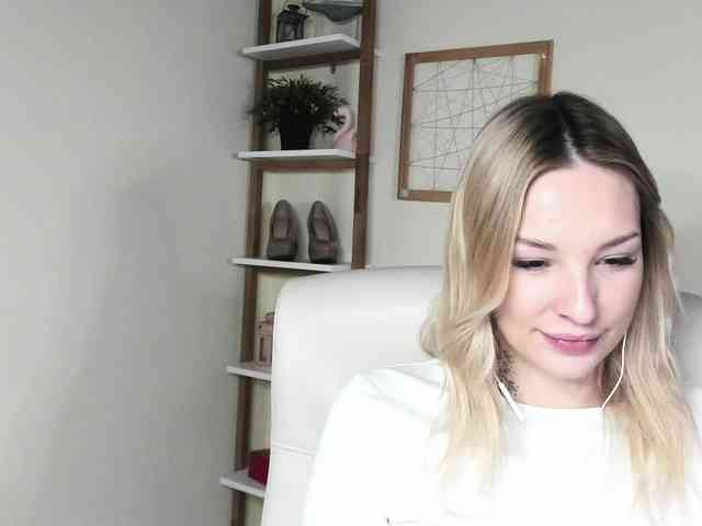 AngelaLux webcam
