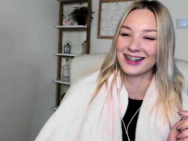 AngelaLux webcam